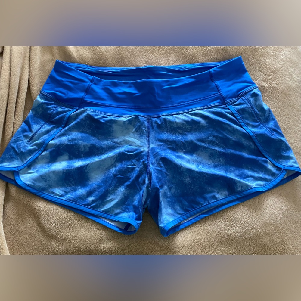 Lululemon Blue Cloud Run Times Shorts 4”